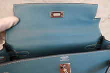Load image into Gallery viewer, HERMES KELLY 25 Swift leather Blue jean □L Engraving Shoulder bag 600090205
