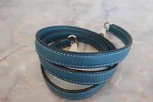 Load image into Gallery viewer, HERMES KELLY 25 Swift leather Blue jean □L Engraving Shoulder bag 600090205