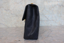 画像をギャラリービューアに読み込む, CHANEL/シャネル 中マトラッセシングルフラップチェーンショルダーバッグ キャビアスキン ネイビー/ゴールド金具 ショルダーバッグ 800020157