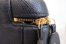 Load image into Gallery viewer, CHANEL CC mark Vanity Caviar skin Black/Gold hardware Vanity 800090235