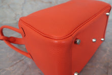 画像をギャラリービューアに読み込む, HERMES/エルメス リンディ26 トリヨンクレマンス オレンジポピー X刻印 ショルダーバッグ 700100134