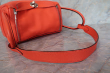 画像をギャラリービューアに読み込む, HERMES/エルメス リンディ26 トリヨンクレマンス オレンジポピー X刻印 ショルダーバッグ 700100134