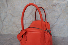 画像をギャラリービューアに読み込む, HERMES/エルメス リンディ26 トリヨンクレマンス オレンジポピー X刻印 ショルダーバッグ 700100134