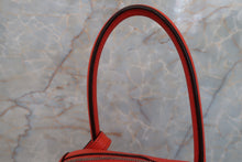 画像をギャラリービューアに読み込む, HERMES/エルメス リンディ26 トリヨンクレマンス オレンジポピー X刻印 ショルダーバッグ 700100134