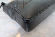 Load image into Gallery viewer, CHANEL Matelasse Chain tote bag Lambskin Black/Gold hardware Tote bag 800090206