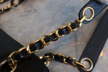 将图片加载到图库查看器,CHANEL/香奈儿 三C 链条包 荔枝皮 Black/Gold hadware(黑色/金色金属) 肩背包 800050023