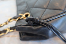 Load image into Gallery viewer, CHANEL Matelasse Chain tote bag Lambskin Black/Gold hardware Tote bag 800090206