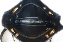 Load image into Gallery viewer, CHANEL Matelasse Chain tote bag Lambskin Black/Gold hardware Tote bag 800090206
