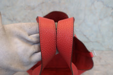 画像をギャラリービューアに読み込む, HERMES/エルメス ピコタンロックMM トリヨンクレマンス ルージュピヴォワンヌ □R刻印 ハンドバッグ 800030188