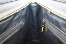 将图片加载到图库查看器,CHANEL/香奈儿 三C 链条包 荔枝皮 Black/Gold hadware(黑色/金色金属) 肩背包 800050023