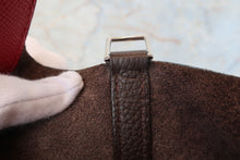 Load image into Gallery viewer, HERMES PICOTIN PM Bi-color Clemence leather/Epsom leather Chocolat/Rouge garance □J Engraving Hand bag 700090102