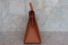 Load image into Gallery viewer, HERMES KELLY 32 Graine Couchevel leather Natural □C Engraving Shoulder bag 700040072