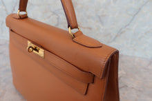 Load image into Gallery viewer, HERMES KELLY 32 Graine Couchevel leather Natural □C Engraving Shoulder bag 700040072