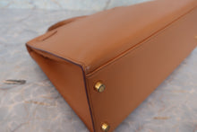 Load image into Gallery viewer, HERMES KELLY 32 Graine Couchevel leather Natural □C Engraving Shoulder bag 700040072
