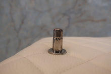画像をギャラリービューアに読み込む, CHANEL/シャネル ダイアナマトラッセチェーンショルダーバッグ キャビアスキン ホワイト/シルバー金具 ショルダーバッグ 700120230