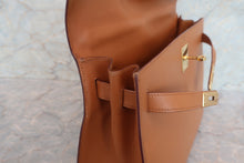 Load image into Gallery viewer, HERMES KELLY 32 Graine Couchevel leather Natural □C Engraving Shoulder bag 700040072