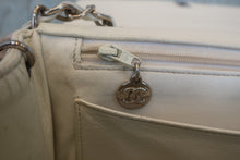 画像をギャラリービューアに読み込む, CHANEL/シャネル ダイアナマトラッセチェーンショルダーバッグ キャビアスキン ホワイト/シルバー金具 ショルダーバッグ 700120230