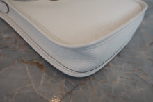 将图片加载到图库查看器,HERMES EVELYNE TPM Clemence leather Gris perle W刻印 Shoulder bag 800060189