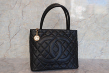 Load image into Gallery viewer, CHANEL Medallion Tote Caviar skin Black/Gold hadware Tote bag 700120006