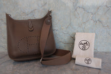 画像をギャラリービューアに読み込む, HERMES/エルメス エブリン3PM トリヨンクレマンス エトゥープ □Q刻印 ショルダーバッグ 800070174