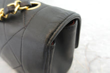 将图片加载到图库查看器,CHANEL/香奈儿 戴妃 CF 链条包 羊皮 Black/Gold hadware(黑色/金色金属) 肩背包 700030159