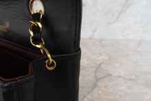 将图片加载到图库查看器,CHANEL/香奈儿 戴妃 CF 链条包 羊皮 Black/Gold hadware(黑色/金色金属)   肩背包 700030159