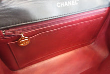 将图片加载到图库查看器,CHANEL/香奈儿 戴妃 CF 链条包 羊皮 Black/Gold hadware(黑色/金色金属)   肩背包 700030159