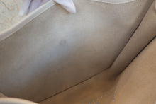 Load image into Gallery viewer, HERMES EVELYNE 2PM Epsom leather White □J Engraving Shoulder bag 800080108
