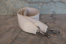 Load image into Gallery viewer, HERMES EVELYNE 2PM Epsom leather White □J Engraving Shoulder bag 800080108