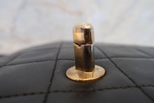 Load image into Gallery viewer, CHANEL Matelasse chain shoulder bag Lambskin Black/Gold hadware Shoulder bag 700120007