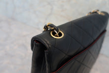 Load image into Gallery viewer, CHANEL Matelasse chain shoulder bag Lambskin Black/Gold hadware Shoulder bag 700120007