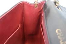 Load image into Gallery viewer, CHANEL Matelasse chain shoulder bag Lambskin Black/Gold hadware Shoulder bag 700120007