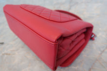 将图片加载到图库查看器,CHANEL/香奈儿 经典双C 链条包 羊皮 Pink/Silver hadware(粉色/银色金属) 肩背包 700100162