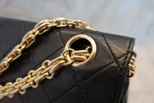 Load image into Gallery viewer, CHANEL Matelasse chain shoulder bag Lambskin Black/Gold hadware Shoulder bag 700120020