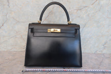 画像をギャラリービューアに読み込む, HERMES/エルメス ケリー28 ボックスカーフ ブラック 〇T刻印 ハンドバッグ 700120233
