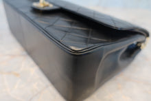 Load image into Gallery viewer, CHANEL Matelasse chain shoulder bag Lambskin Black/Gold hadware Shoulder bag 700120020