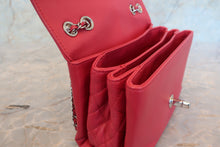 将图片加载到图库查看器,CHANEL/香奈儿 经典双C 链条包 羊皮 Pink/Silver hadware(粉色/银色金属) 肩背包 700100162