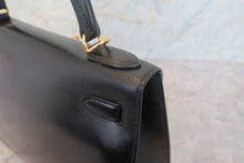 画像をギャラリービューアに読み込む, HERMES/エルメス ケリー28 ボックスカーフ ブラック 〇T刻印 ハンドバッグ 700120233