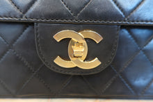 Load image into Gallery viewer, CHANEL Matelasse chain shoulder bag Lambskin Black/Gold hadware Shoulder bag 700120020
