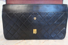 Load image into Gallery viewer, CHANEL Matelasse chain shoulder bag Lambskin Black/Gold hadware Shoulder bag 700120020