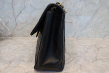 将图片加载到图库查看器,CHANEL/香奈儿 大号CF 单盖 链条包 羊皮 Black/Gold hadware(黑色/金色金属) 肩背包 700120005