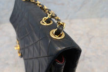 将图片加载到图库查看器,CHANEL/香奈儿 大号CF 单盖 链条包 羊皮 Black/Gold hadware(黑色/金色金属) 肩背包 700120005