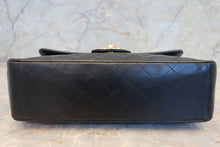 将图片加载到图库查看器,CHANEL/香奈儿 大号CF 单盖 链条包 羊皮 Black/Gold hadware(黑色/金色金属) 肩背包 700120005