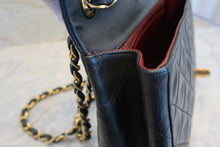 将图片加载到图库查看器,CHANEL/香奈儿 大号CF 单盖 链条包 羊皮 Black/Gold hadware(黑色/金色金属) 肩背包 700120005