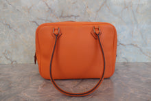 Load image into Gallery viewer, HERMES PLUME 20 Epsom leather Orange □J Engraving Hand bag 800080078