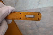 將圖片載入圖庫檢視器 HERMES/エルメス ケリー28 クシュベル ジョーヌ 〇Z刻印 ショルダーバッグ 700080126