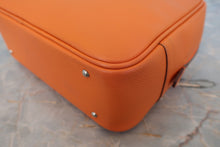 Load image into Gallery viewer, HERMES PLUME 20 Epsom leather Orange □J Engraving Hand bag 800080078