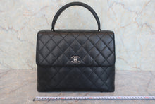 画像をギャラリービューアに読み込む, CHANEL/シャネル マトラッセ台形ハンドバッグ キャビアスキン ブラック/シルバー金具 ハンドバッグ 800030133