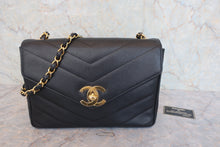 画像をギャラリービューアに読み込む, CHANEL/シャネル Vステッチチェーンショルダーバッグ キャビアスキン ブラック/ゴールド金具 ショルダーバッグ 800030196