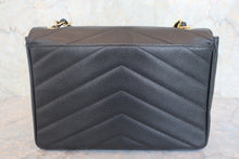 画像をギャラリービューアに読み込む, CHANEL/シャネル Vステッチチェーンショルダーバッグ キャビアスキン ブラック/ゴールド金具 ショルダーバッグ 800030196